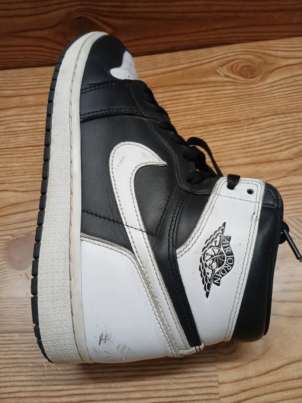Air Jordan 1 OG  High-Top Sneakers in Black and White Men's Basketball.